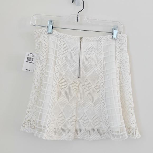 J.O.A White Crotchet Flare Skit Short Boho Flowy Zip Up Lined NWT Women's M - Picture 2 of 6